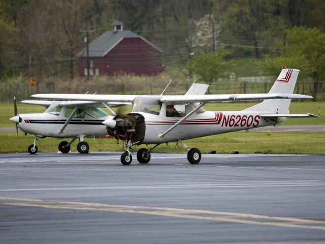 Cessna Skyhawk (N6260S) - Engine test run.