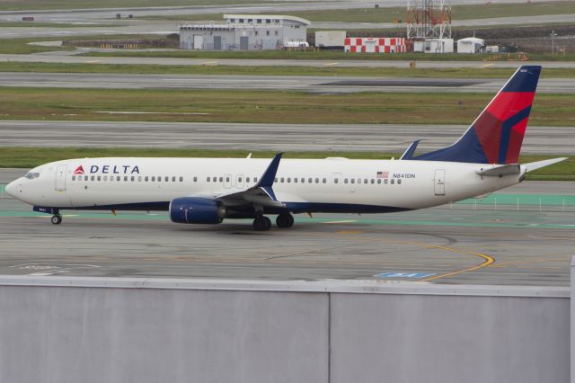 Boeing 737-900 (N841DN)