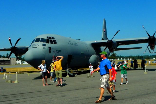 Lockheed C-130 Hercules (13-0615)