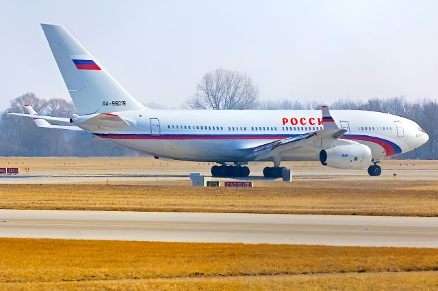 Ilyushin Il-96 (RA-96019)