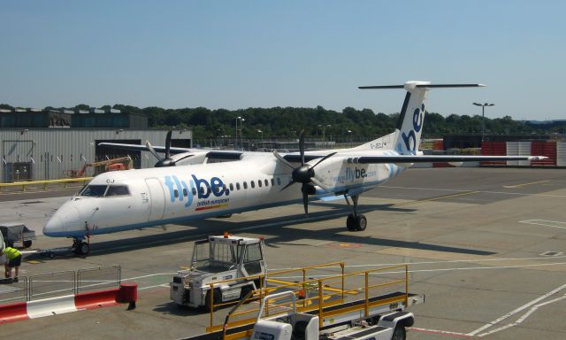 de Havilland Dash 8-400 (G-JECJ) - Flybe De Havilland Canada DHC-8-400Q Dash 8 G-JECJ in London Gatwick