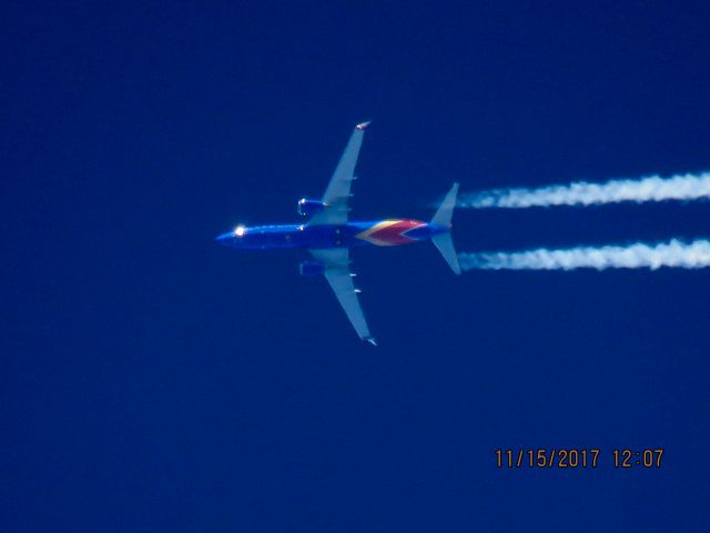 Boeing 737-800 (N8515X)