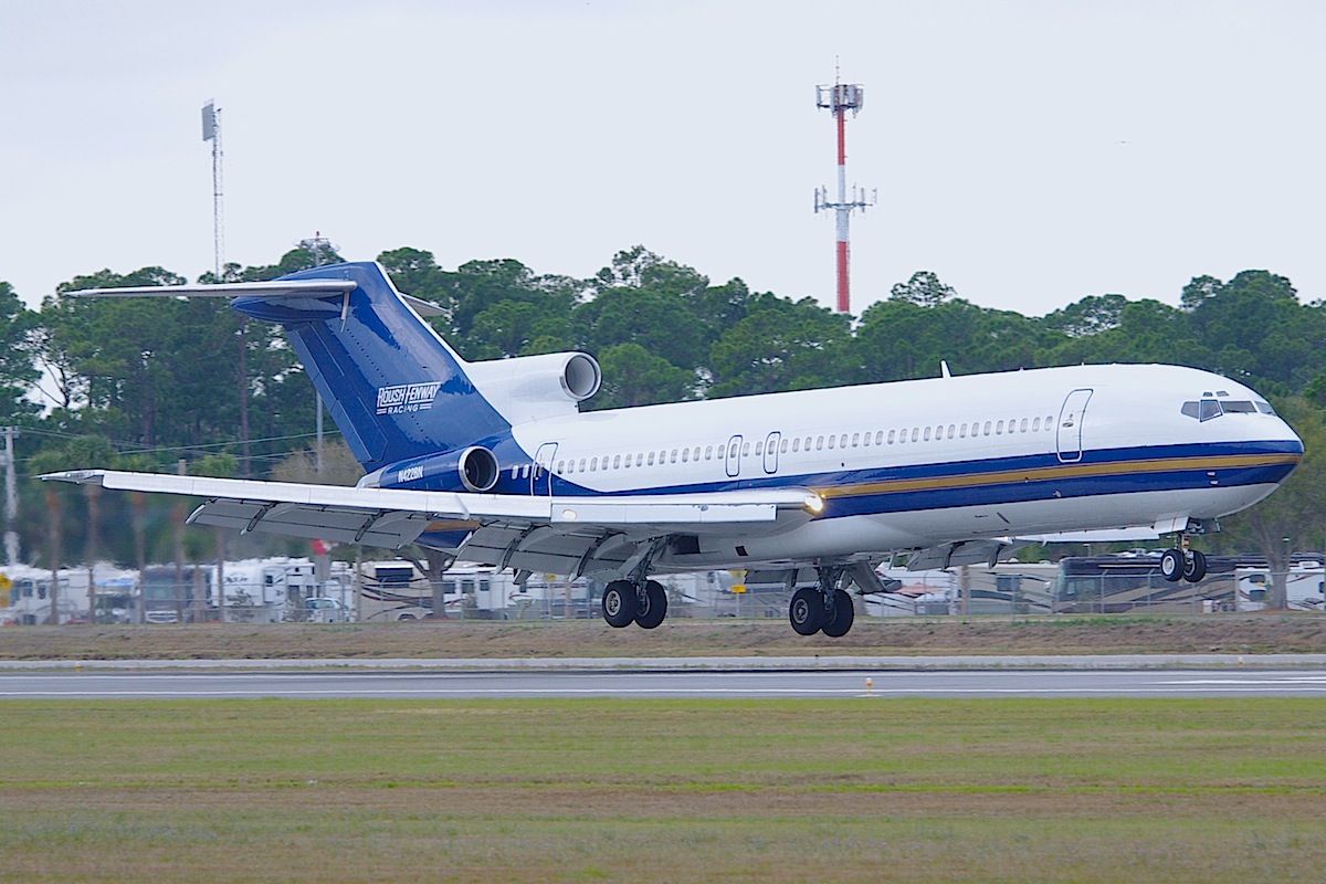 BOEING 727-200 (N422BN)