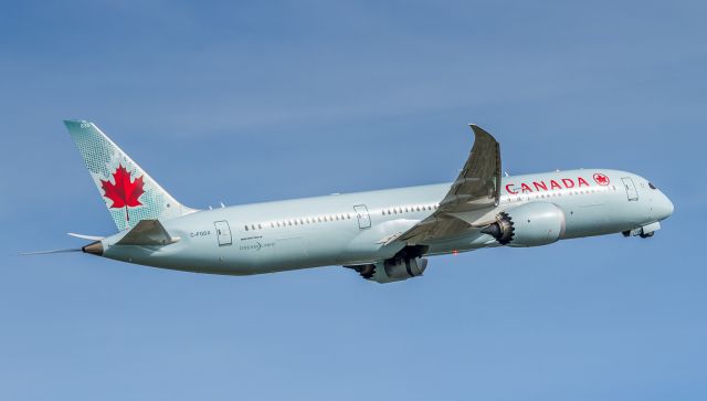 Boeing 787-9 Dreamliner (C-FGDX) - Air Canada 868 climbs out of YYZ bound for London Heathrowbr /5/21/18