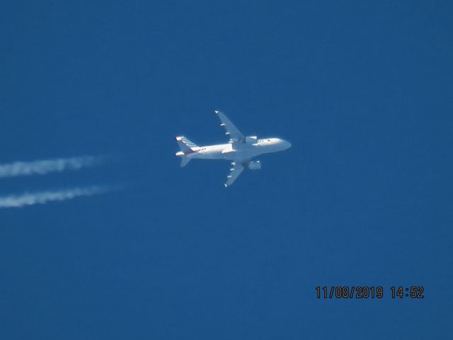 Airbus A319 (N757US)