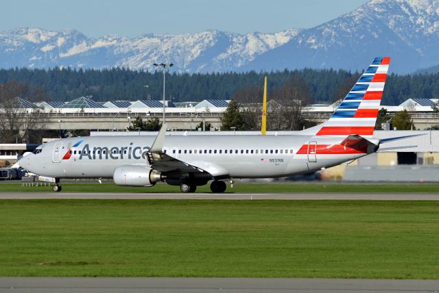 Boeing 737-800 (N831NN)