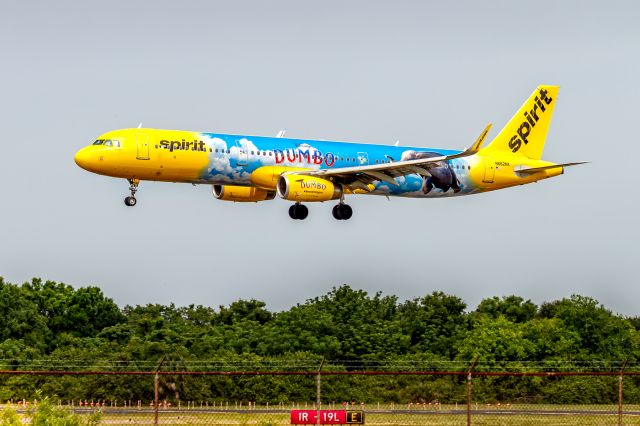 Airbus A321 (N662NK) - Disney Dumbo Color Scheme