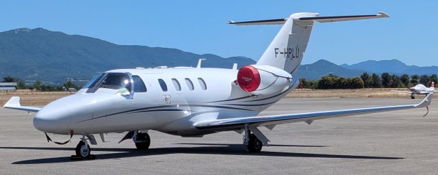 Cessna Citation M2 (F-HPLU)