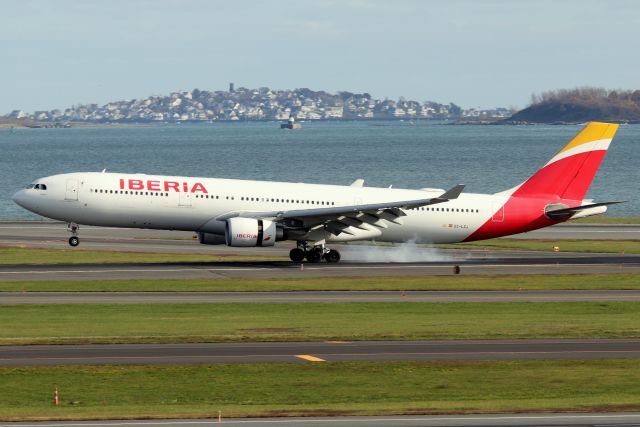 Airbus A330-300 (EC-LZJ) - 'Iberia 6165' from Madrid touching down on 4R