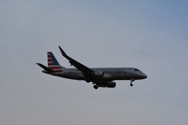 Embraer 170/175 (N430YX)