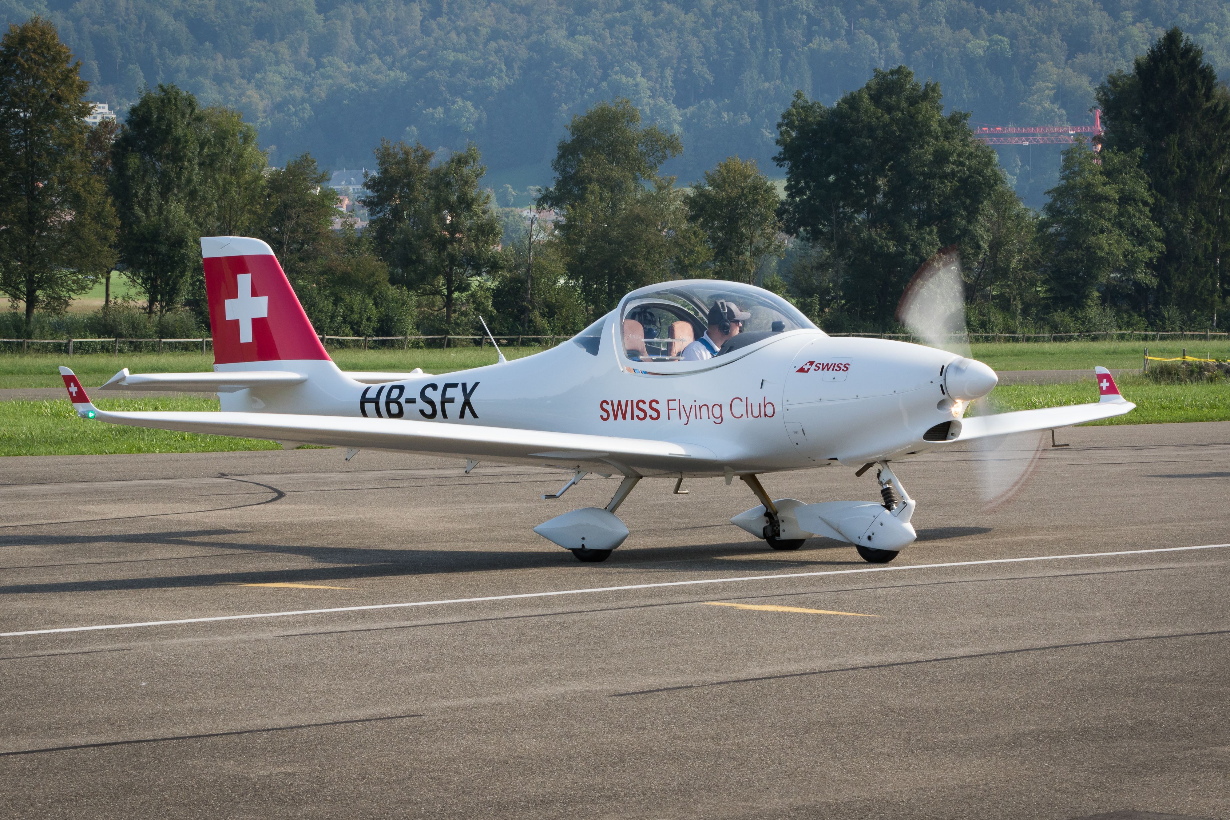 AQUILA A-210 (HB-SFX)