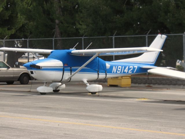 Cessna Skylane (N91427) - PARKED AT SANTA ANA