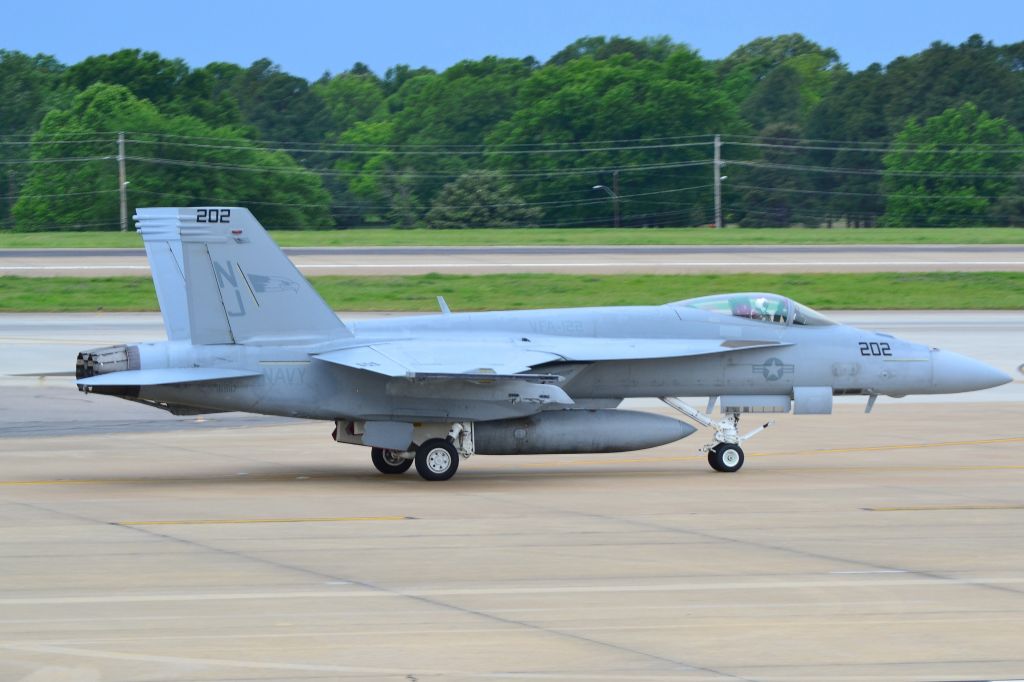 McDonnell Douglas FA-18 Hornet (16-9117) - U.S. NAVY STRIKE FIGHTER SQUADRON VFA-122 FLYING EAGLES F/A-18E Super Hornet taxiing. Motto: "Professionalism & Loyalty." - 5/3/17