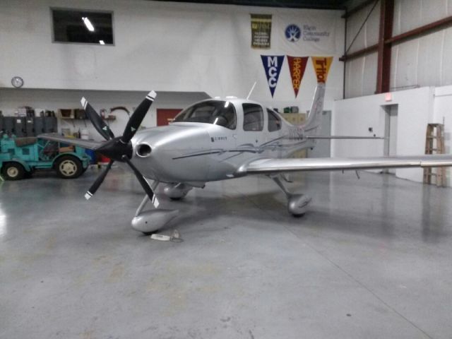 Cirrus SR-22 (N910SG)