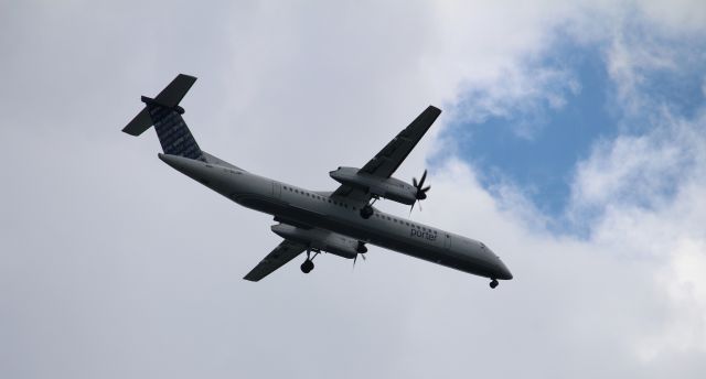 de Havilland Dash 8-100 (C-GLQK) - Taken from Tommy Thompson Park in Toronto.