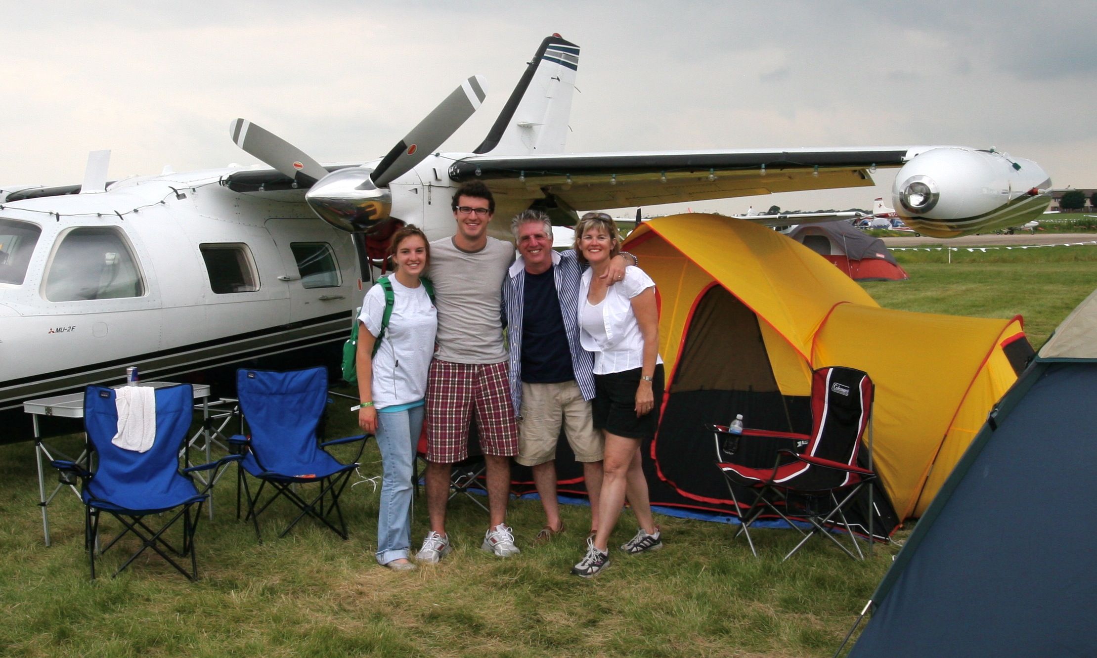 Mitsubishi MU-2 (N22MZ) - Family Camping