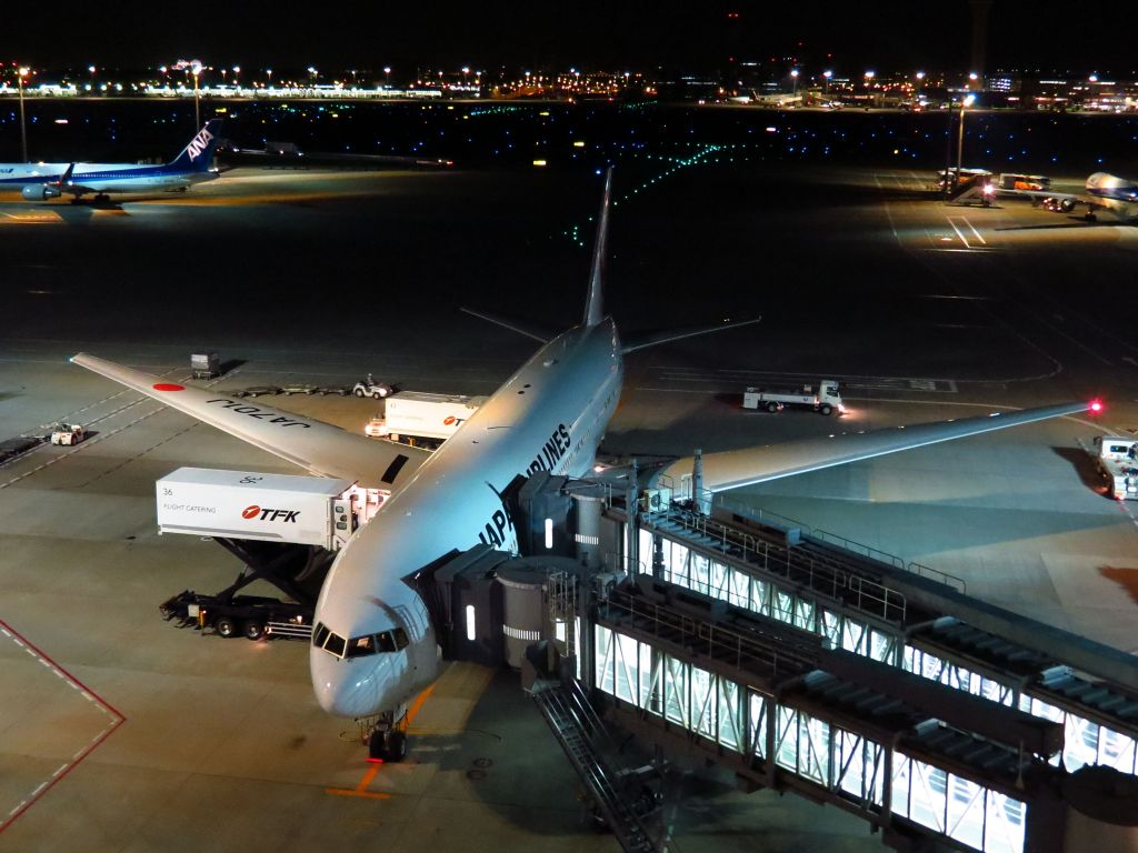 Boeing 777-200 (JA701J)