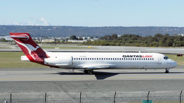 Boeing 717-200 (VH-NXL) - Boeing 717-231. QLK VH-NXL heading for rwy 03 YPPH 230618.