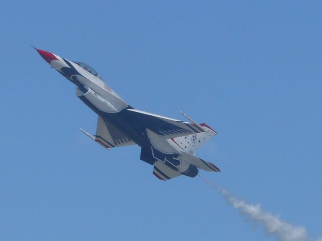 Lockheed F-16 Fighting Falcon —