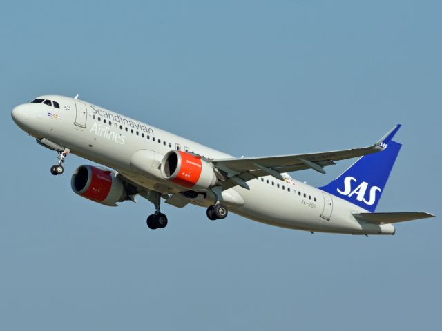 Airbus A320neo (SE-ROS) - St. Magleby RWY22R