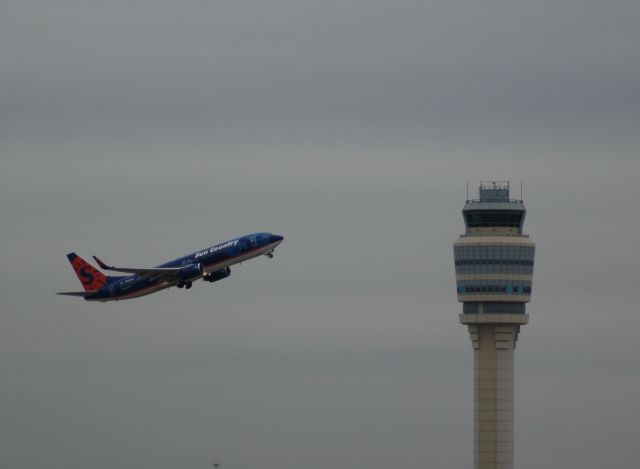 Boeing 737-800 — - It is sun country airlines the box would not let me put it in.