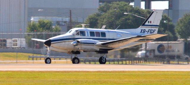 Beechcraft Queen Air (80) (XB-FGF)