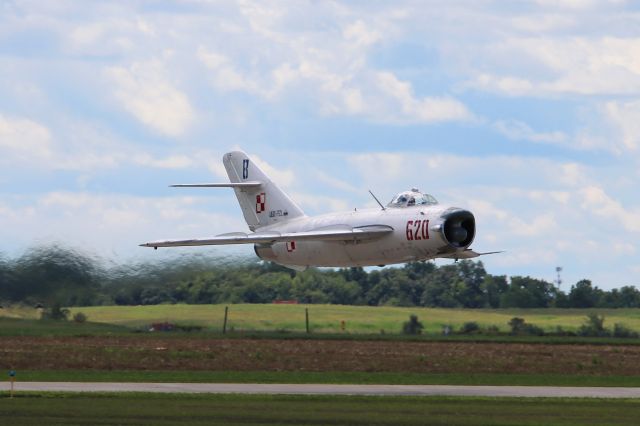 MIKOYAN MiG-17 (N620PF) - Randy Ball screamin’ low past the crowd in his MIG-17 at Thunder over Michigan 21 Aug 2016.