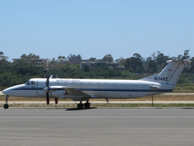 Beechcraft 1900 (N34RZ)