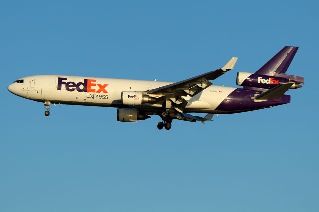 Boeing MD-11 (N605FE) - FDX 554 arriving from Memphis