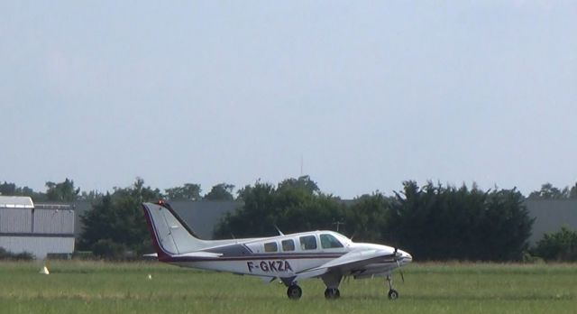 Beechcraft Baron (58) (F-GKZA)