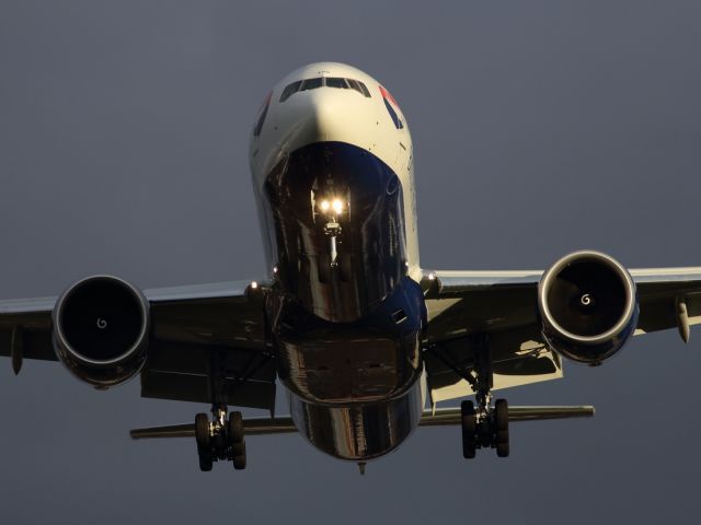 Boeing 777-200 (G-STBF) - A B777-336ER seen here on approach to LHR.