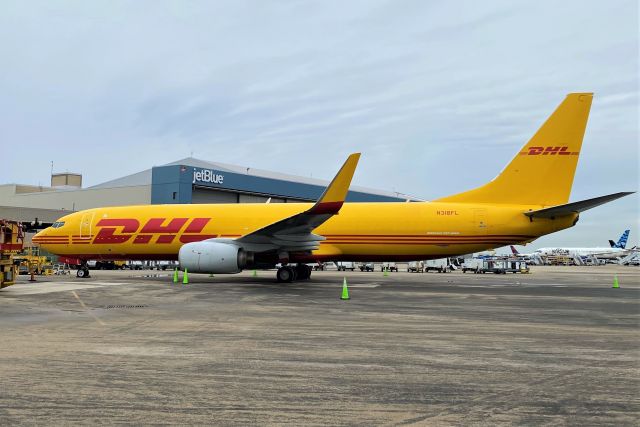 Boeing 737-800 (N318FL) - 01/25/2023 1st pic on FA of this Freighter conversion bird