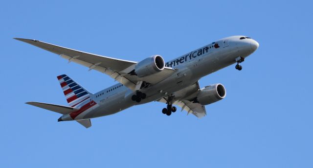 Boeing 787-8 (N803AL) - On final is this 2015 American Airlines Boeing 787-8 in the Winter of 2020.