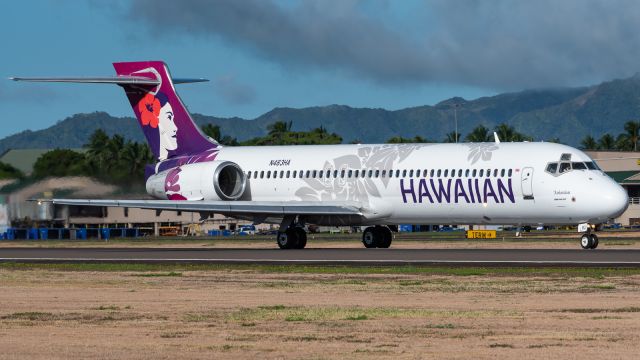 Boeing 717-200 (N483HA) - Departure roll headed back to HNL