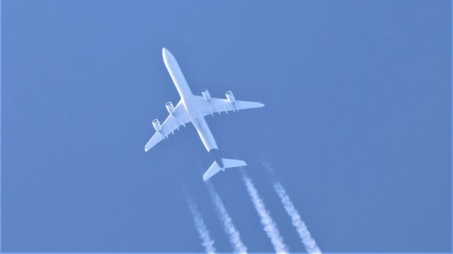 D-AIHI — - D-AIHI Airbus A-340-642 Lufthansa DLH 414 de Munich MUC. vers Washington IAD Altitude 11582 Mètres Vitesse 796 Km/H Survolant la ville de Lavaltrie QC. le 03-07-2023 à 18:13