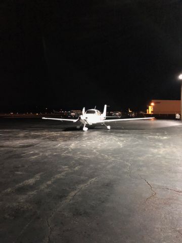 Cirrus SR-22 (N420BL) - Midnight fuel stop at Spirit of St. Louis. 