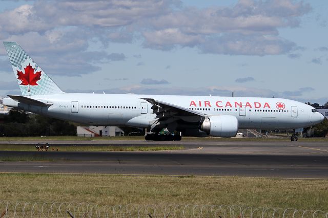 BOEING 777-200LR (C-FIUA) - on 3 December 2017