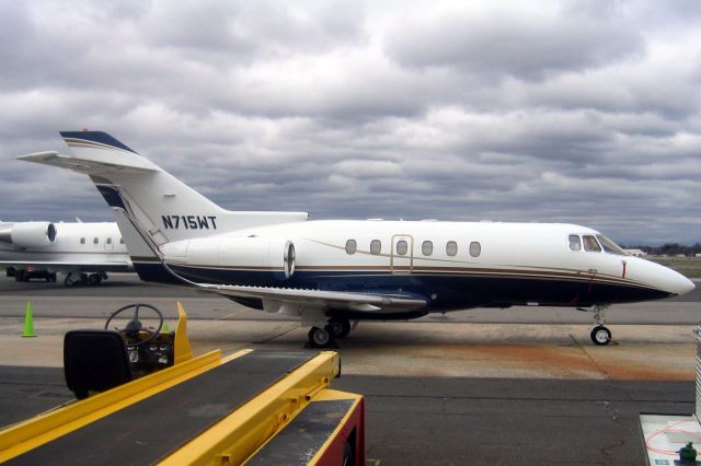 Hawker 800 (N715WT) - Parked on the Sheltair ramp on 18-Apr-07.  Reregistered XA-FYN then N800CV 29-Nov-13.