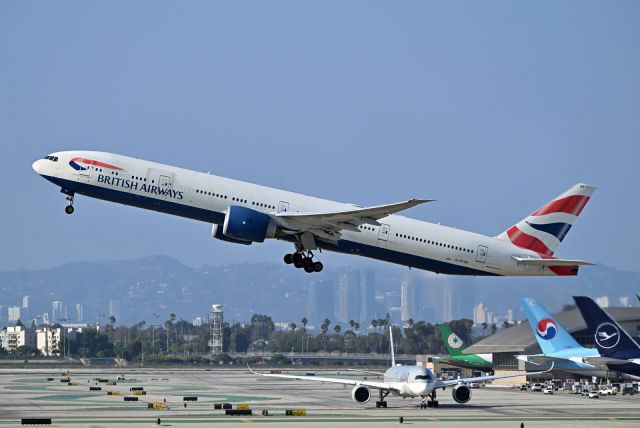 BOEING 777-300 (G-STBE)