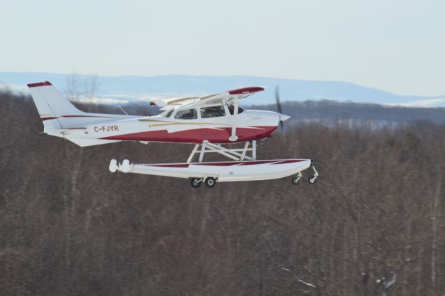 Cessna Skyhawk (C-FJYR)