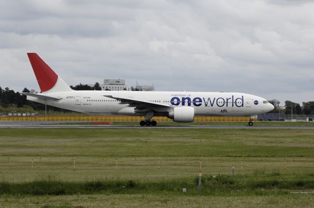 Boeing 777-200 (JA707J) - Departure at NRT Airport R/W16R on 2012/04/30 One World c/s