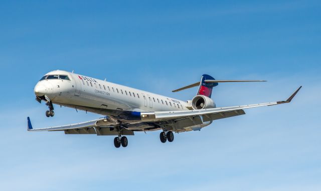 Canadair Regional Jet CRJ-900 (N607LR)