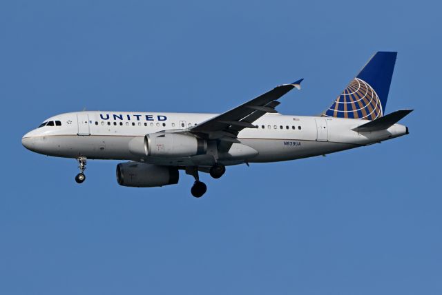 Airbus A319 (N839UA)