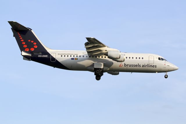 de Havilland Dash 8-400 (OO-DWE)