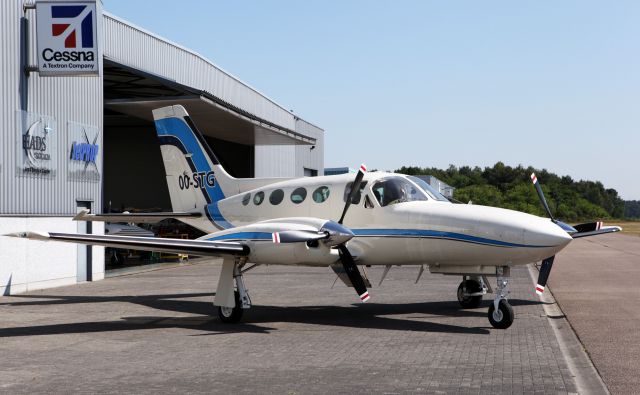 Cessna 421 (OO-STG)