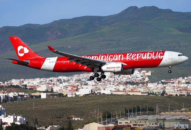 Airbus A330-300 (9H-SMI)