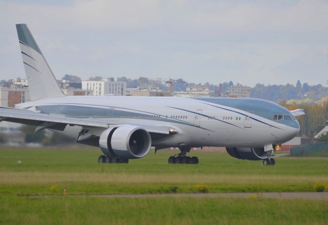 Boeing 777-200 (VP-CAL)