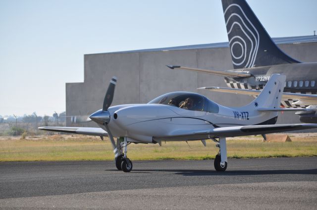 Lancair Legacy 2000 (VH-XTZ)