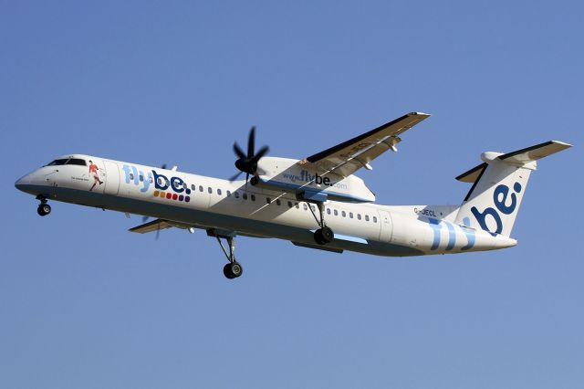 de Havilland Dash 8-400 (G-JECL)