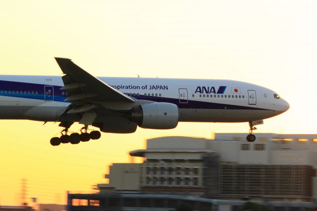 Boeing 777-200 (JA706A)